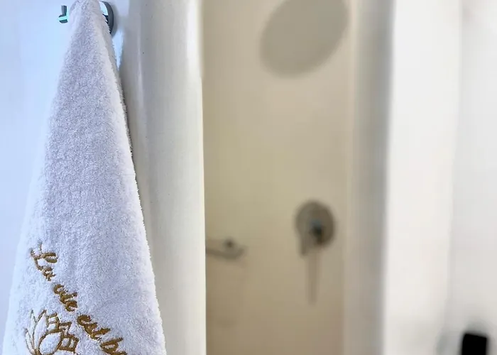 La Vie Est Belle 3 Luxury Bbq Jacuzzi&view Сasa de vacaciones Pounda